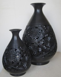 黑陶镂空花瓶